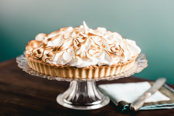 Lemon meringue tart-gastrostoria
